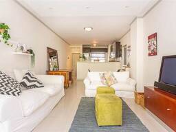 2 Bed Apartment in Claremont