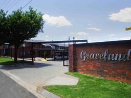 2 Bedroom Apartment to Rent in Dan Pienaar