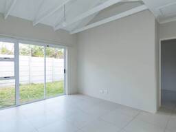 2 Bedroom Apartment to Rent in Overbaakens