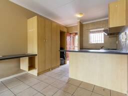 2 Bedroom Apartment to Rent in Protea Heights
